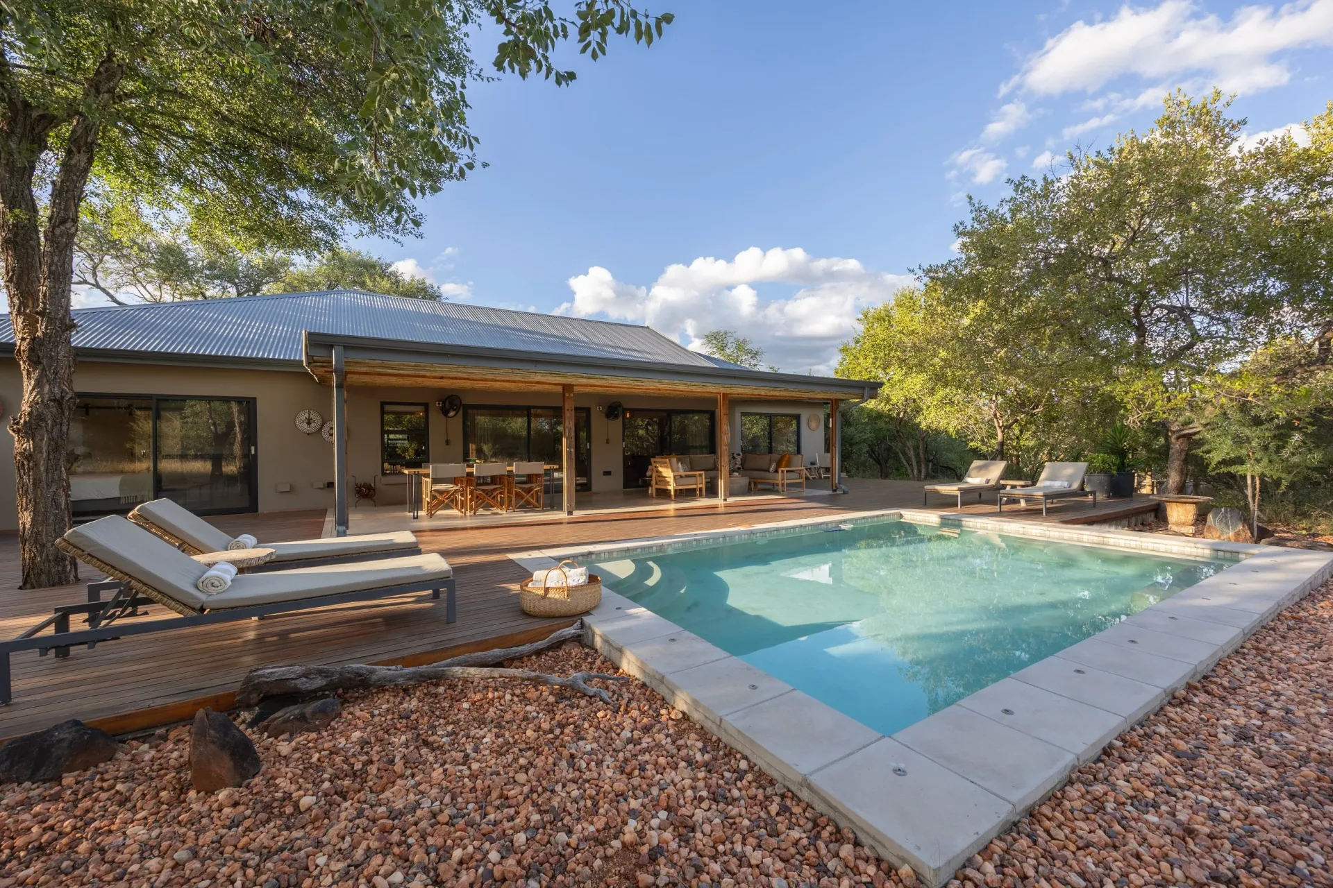 Ubuntu Luxury Villa South Africa, on Hoedspruit Wildlife Estate, close to Kruger National Park / Panorama Route