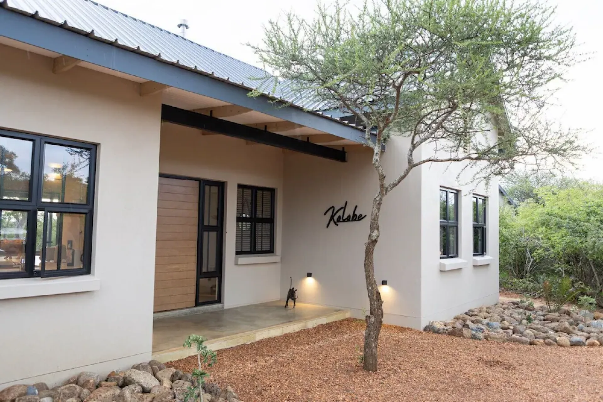 villa Kolobe modern bush villa