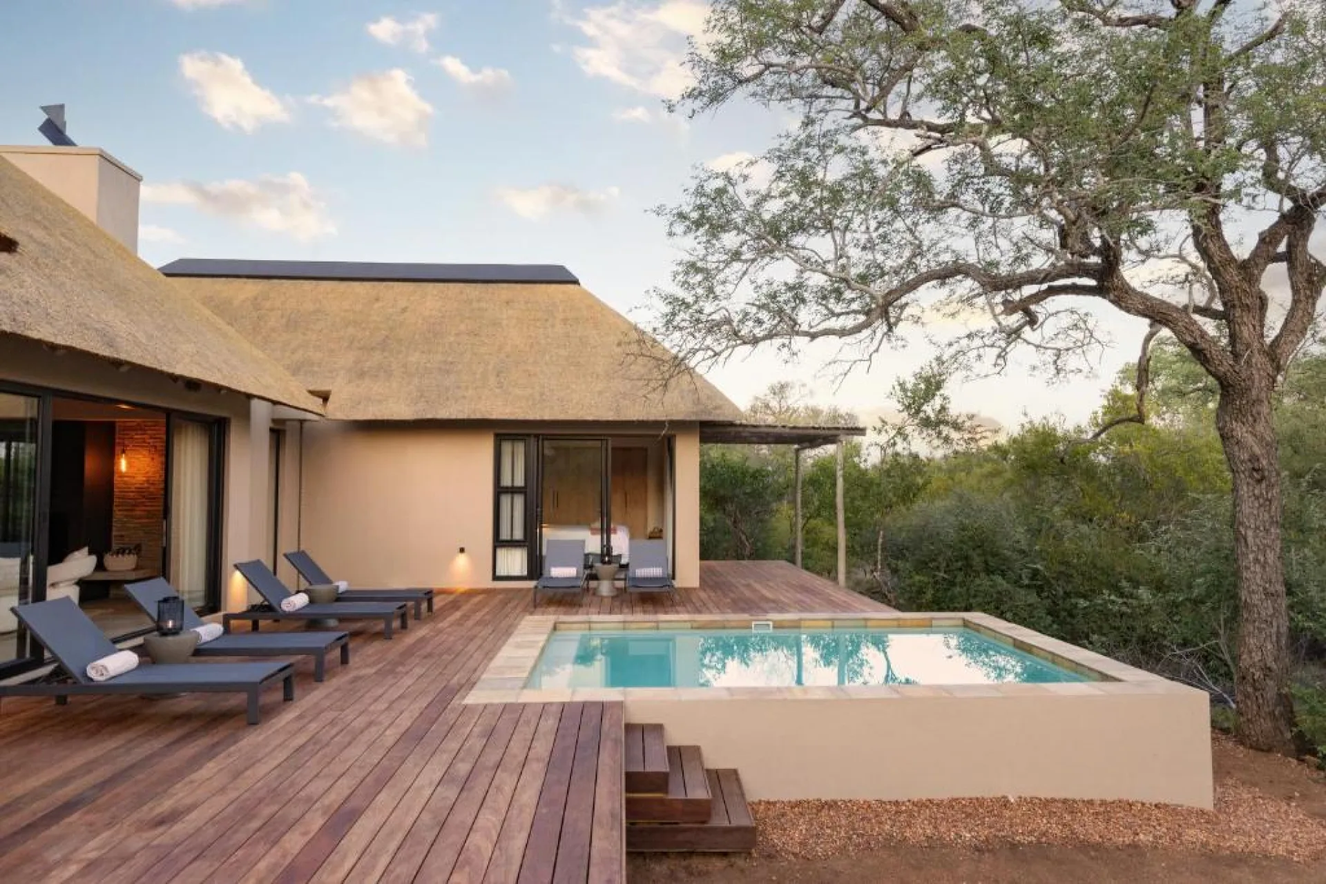Villa White Lion - Luxurious Villa nearby Kruger - Three-Bedroom Villa
